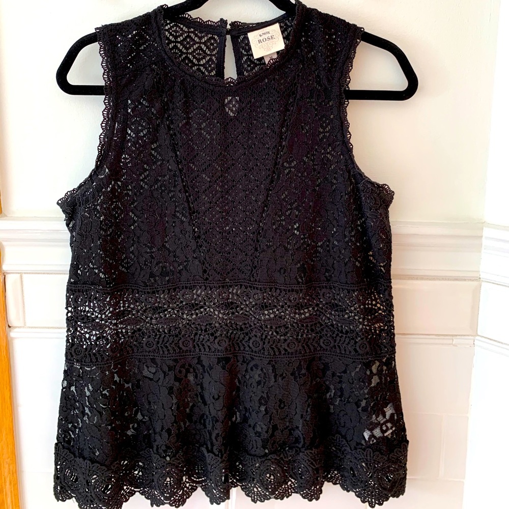 Lace sleeveless shirt